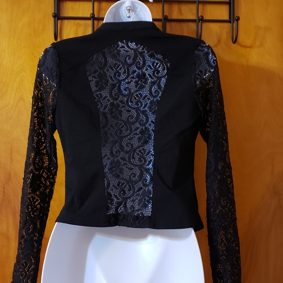 Black Jacket w. Lace Sleeves - Picture 2 of 8